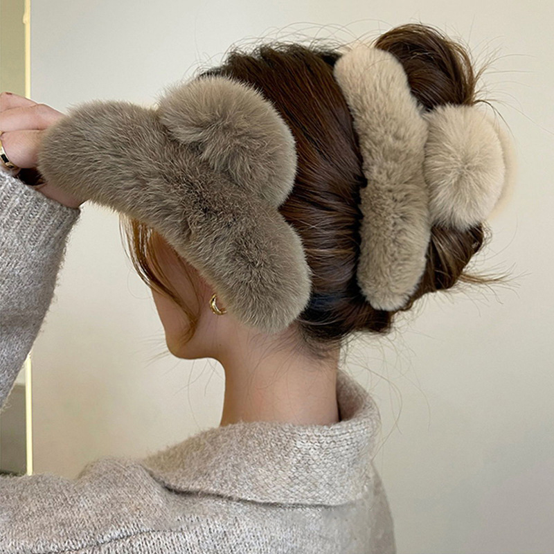 Winter Faux Fur Hair Claw Rabb - огляд і ціна Women'S Winter Accessories Set