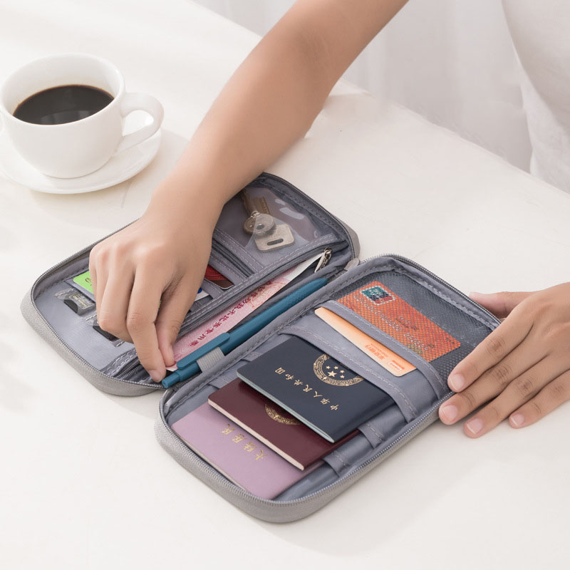 Passport Holder Family Women P - огляд і ціна Women'S Accessories Wallet