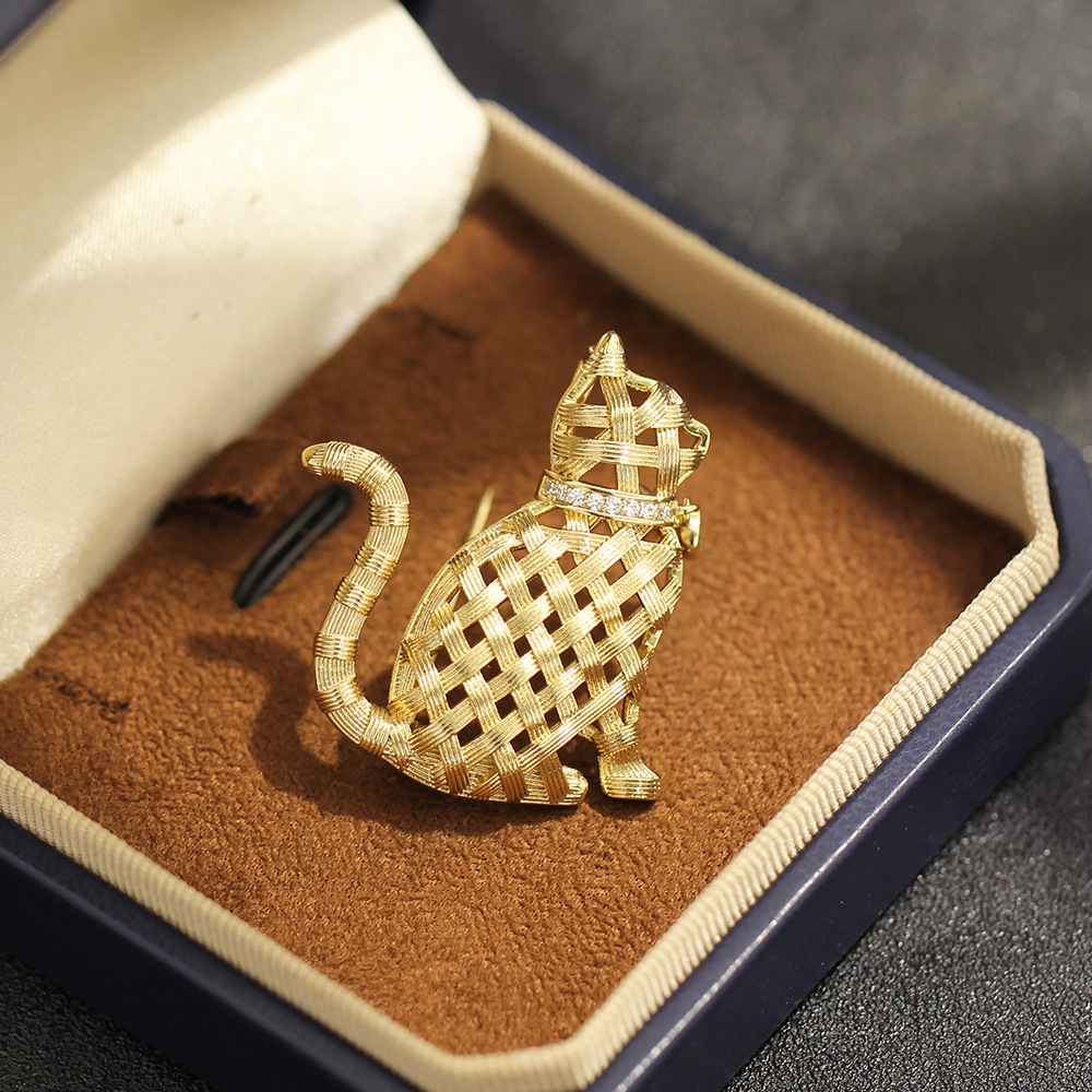 Design Sense Compilation Gold  - огляд і ціна Brooch Pin Gold